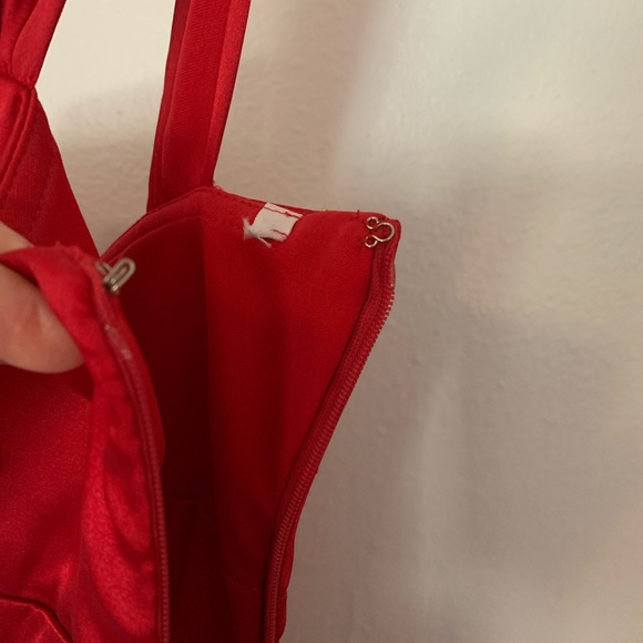 Stunning red party dress - Picture 3 of 5